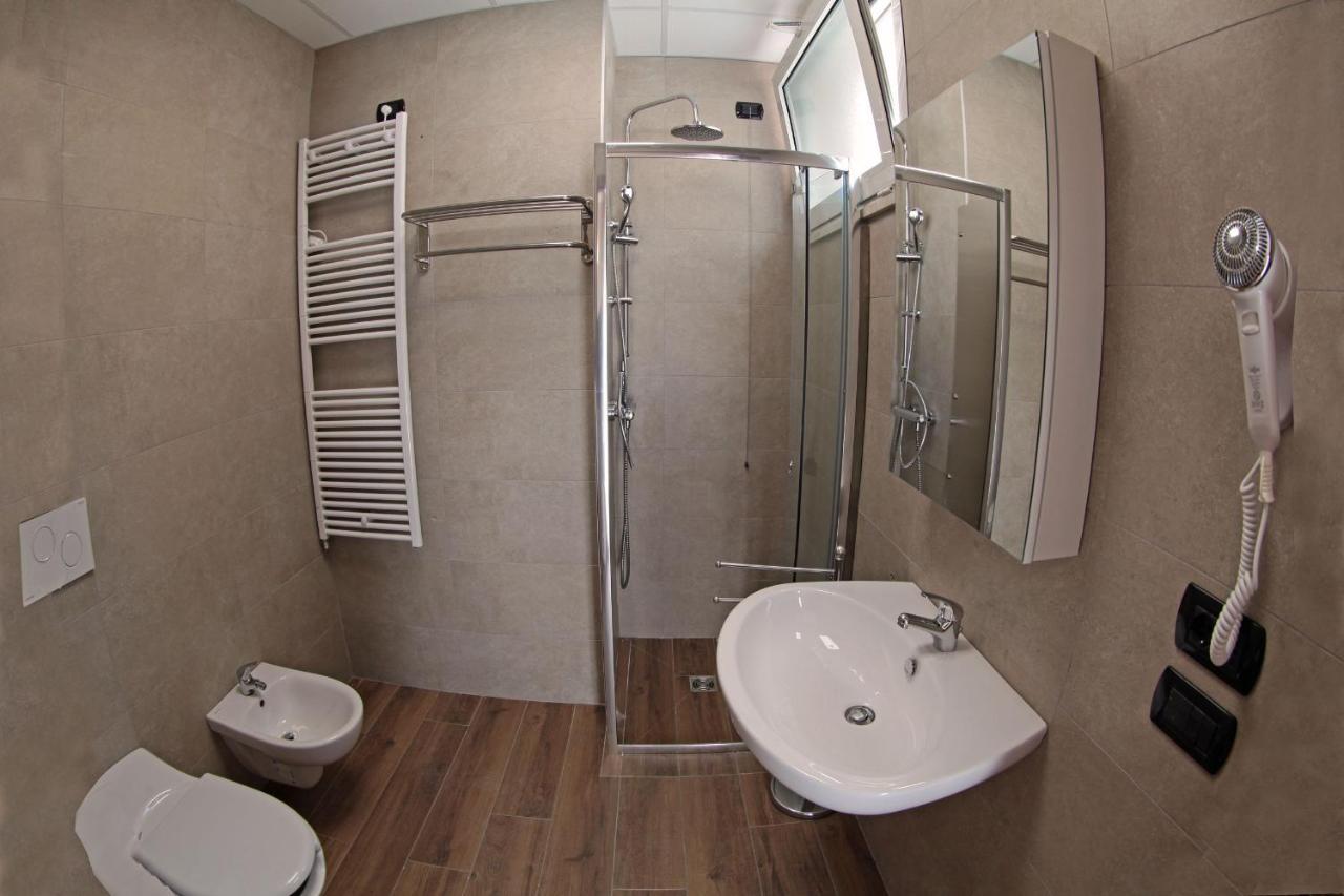 Smeraldo Dip Villa Canneto Sirmione Exterior photo
